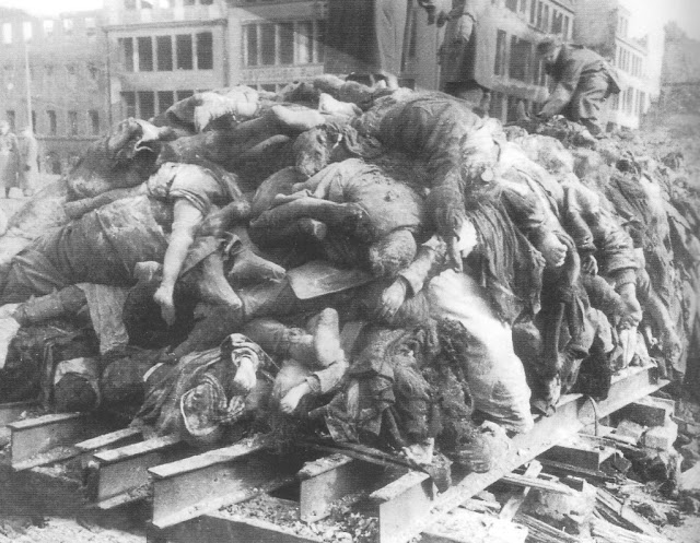 Russians-collected-bodies-3-weeks-after-Dresden-1023x795.jpg